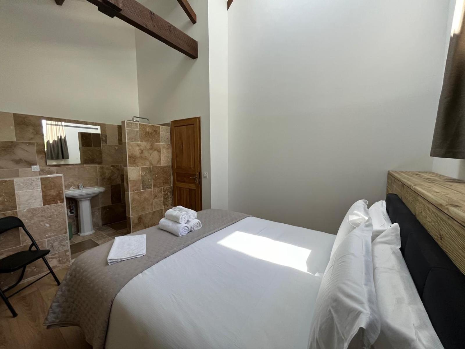 Hotel Fantastic Petit Beauval à Saint-Sulpice-et-Cameyrac Extérieur photo