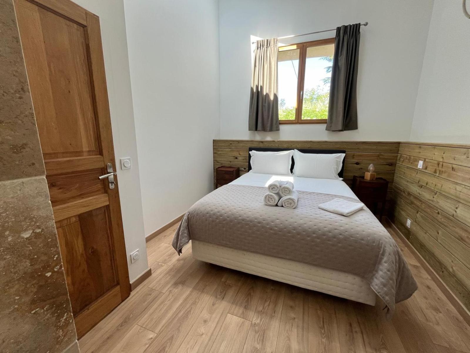 Hotel Fantastic Petit Beauval à Saint-Sulpice-et-Cameyrac Extérieur photo