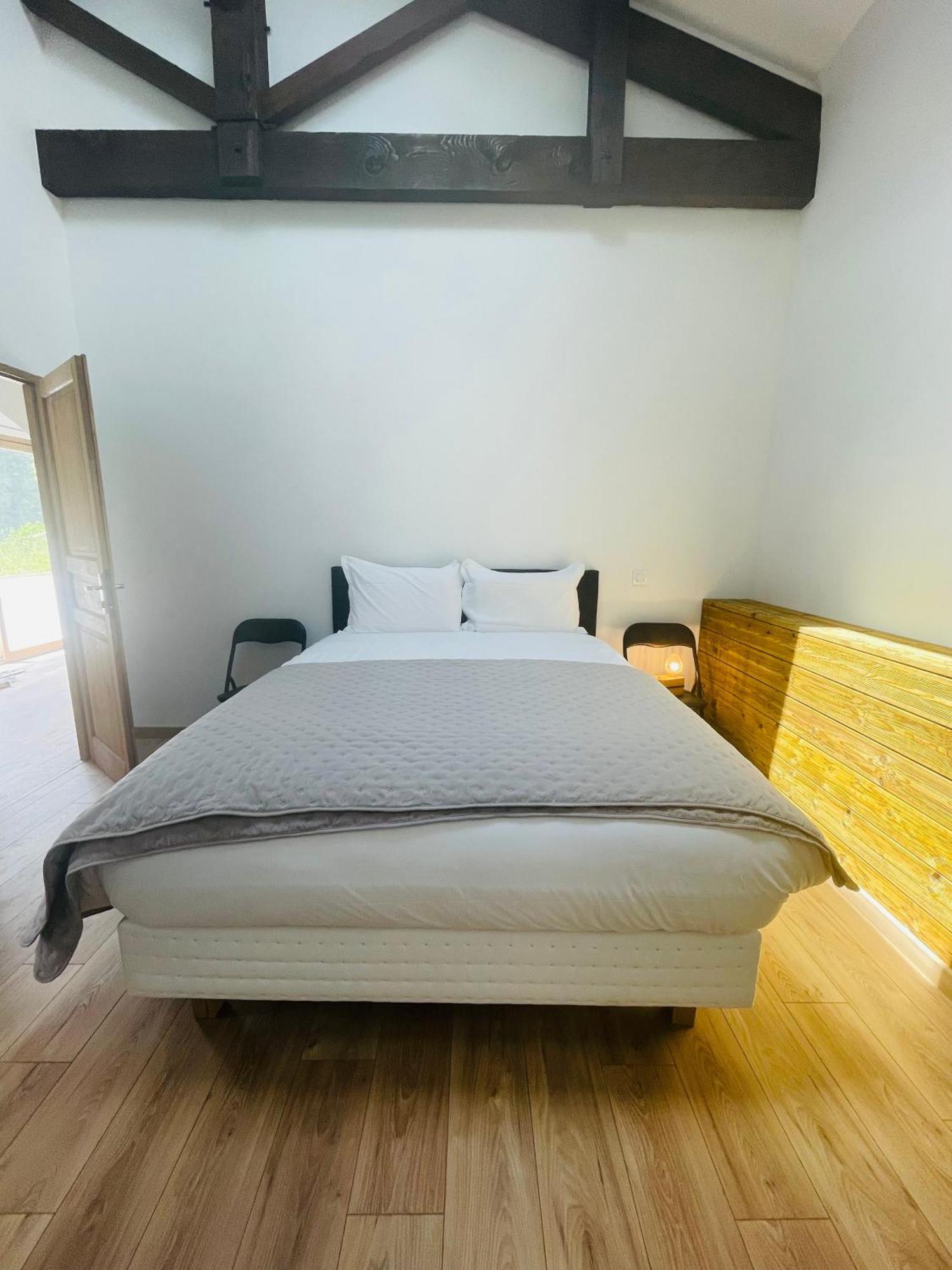 Hotel Fantastic Petit Beauval à Saint-Sulpice-et-Cameyrac Extérieur photo
