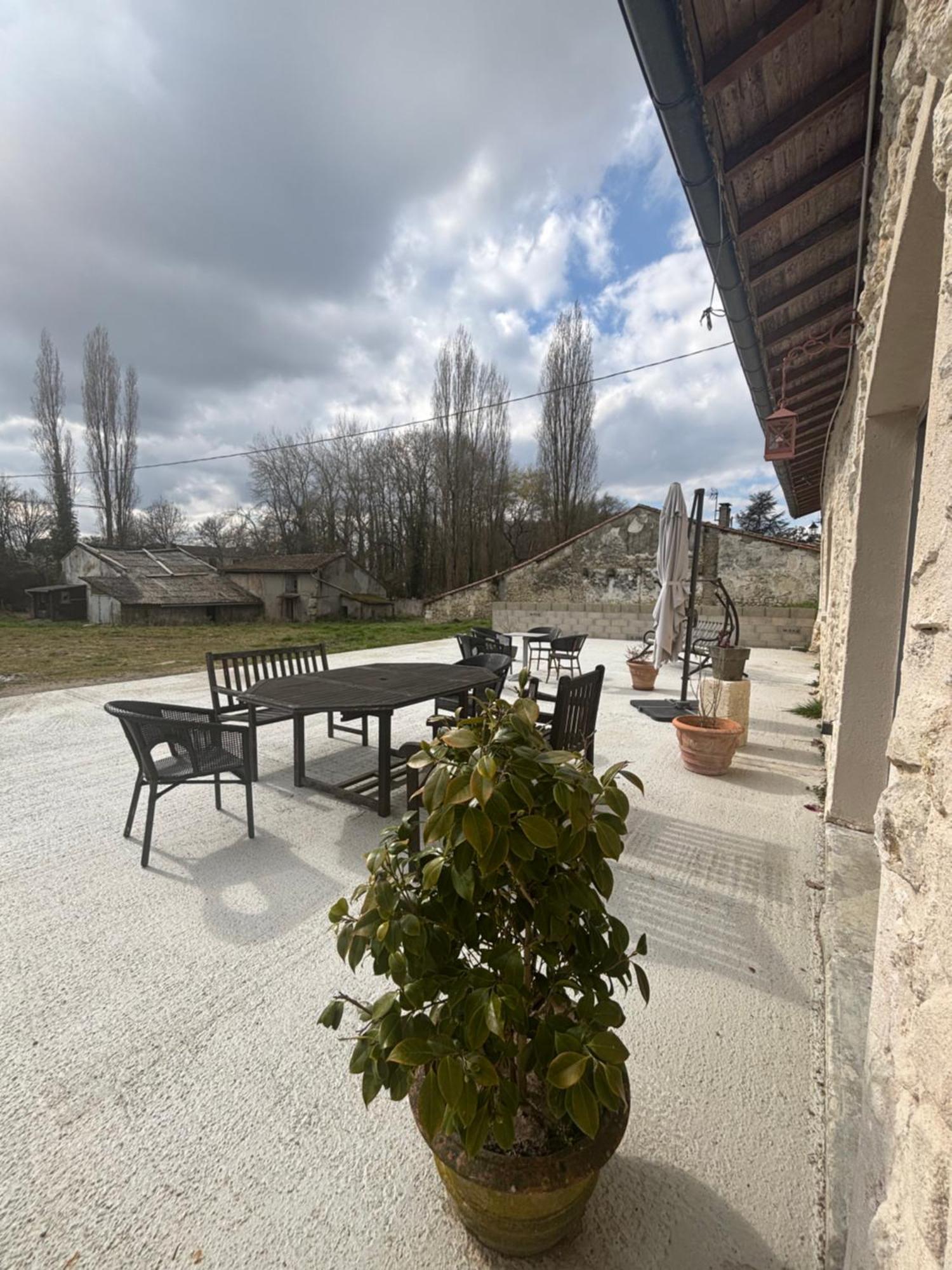 Hotel Fantastic Petit Beauval à Saint-Sulpice-et-Cameyrac Extérieur photo